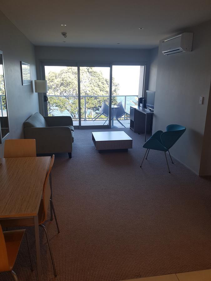 Te Kaha Beach Hotel Екстер'єр фото
