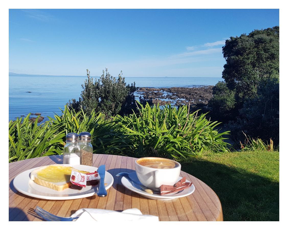 Te Kaha Beach Hotel Екстер'єр фото